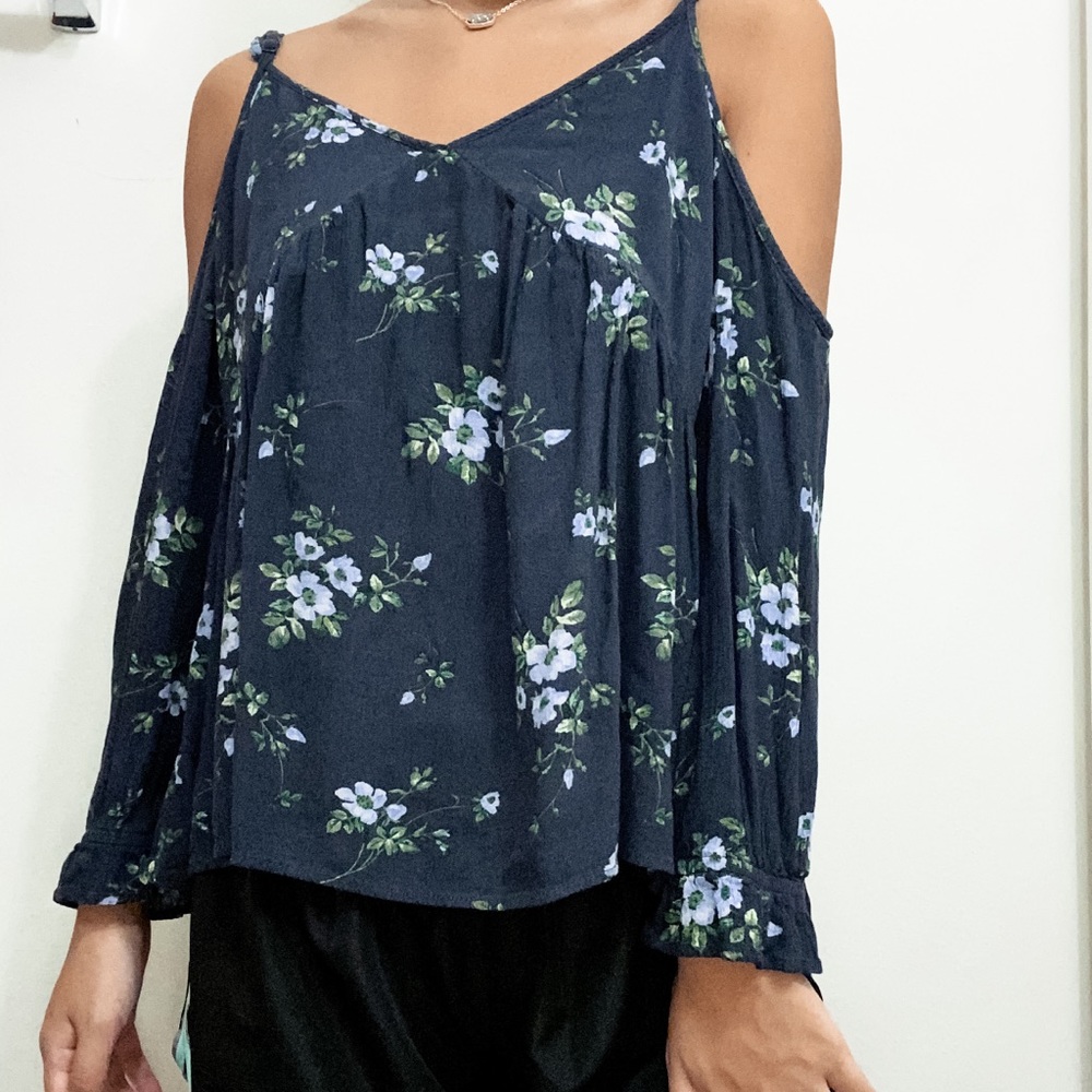 American Eagle long sleeve shirt